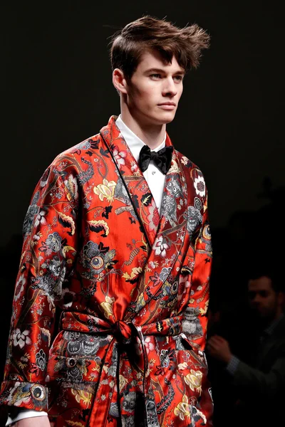 Look 75